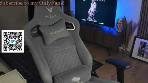 Snapshot of oliverrgroove chatting on October 24, 3:08 pm oliverrgroove online show from October 24, 3:08 pm