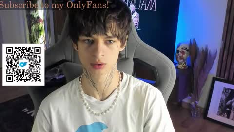 Snapshot of oliverrgroove chatting on October 26, 4:29 am oliverrgroove online show from October 26, 4:29 am