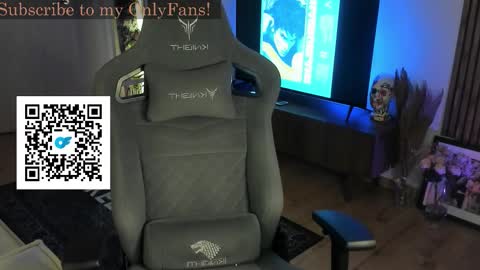 Snapshot of oliverrgroove chatting on October 30, 4:36 am oliverrgroove online show from October 30, 4:36 am