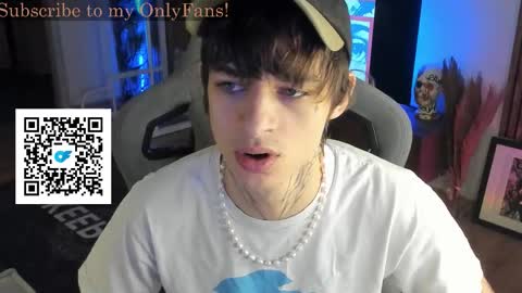 Snapshot of oliverrgroove chatting on November 9, 7:50 am oliverrgroove online show from November 9, 7:50 am