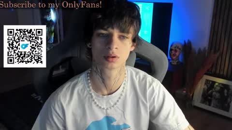 Snapshot of oliverrgroove chatting on November 25, 4:34 am oliverrgroove online show from November 25, 4:34 am