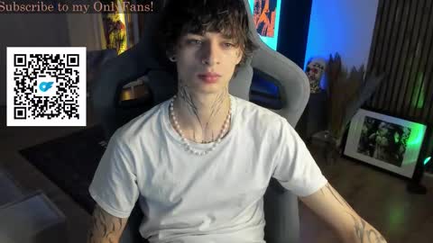 Snapshot of oliverrgroove chatting on November 25, 9:26 pm oliverrgroove online show from November 25, 9:26 pm