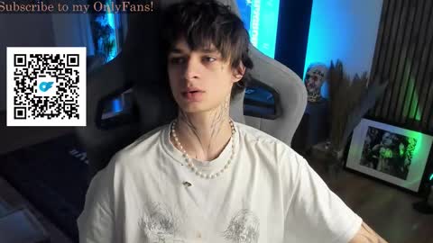 Snapshot of oliverrgroove chatting on November 26, 8:43 pm oliverrgroove online show from November 26, 8:43 pm