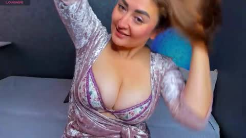 Snapshot of olivia_buckby chatting on September 10, 4:23 am Olli online show from September 10, 4:23 am