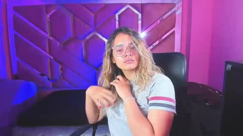  OLIVIA  online show from February 19, 3:06 am