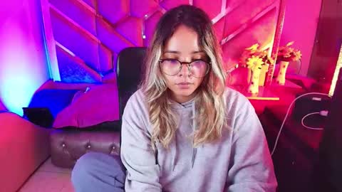  OLIVIA  online show from November 24, 4:01 am