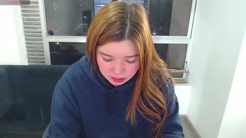 olivia_martine online show from December 2, 5:26 am