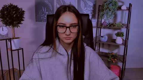 olivia_norton_ online show from October 12, 3:11 pm