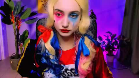 olivia_norton_ online show from October 31, 3:02 pm