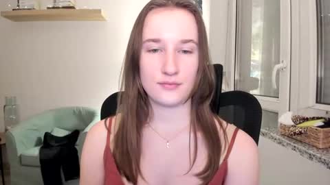 Snapshot of oliviaaa2003 chatting on January 19, 6:00 pm Oliwiaa2004 online show from January 19, 6:00 pm