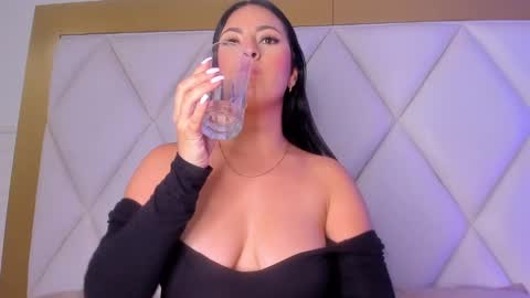 Snapshot of oliviabrady1 chatting on January 31, 1:43 am OLIVIA online show from January 31, 1:43 am