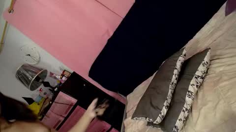 Snapshot of oliviacummer_69 chatting on December 5, 9:00 pm OLIVIA online show from December 5, 9:00 pm