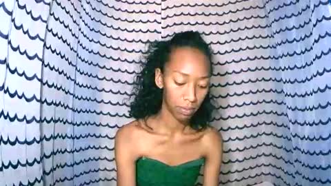 oliviah27 online show from October 31, 11:39 pm