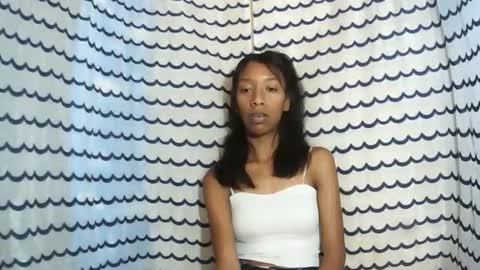 oliviah27 online show from December 1, 8:30 am