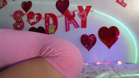 Snapshot of oliviajohnson20 chatting on February 16, 12:52 am oliviajohnson20 online show from February 16, 12:52 am