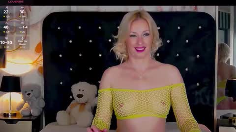 Olivia online show from October 21, 10:10 pm