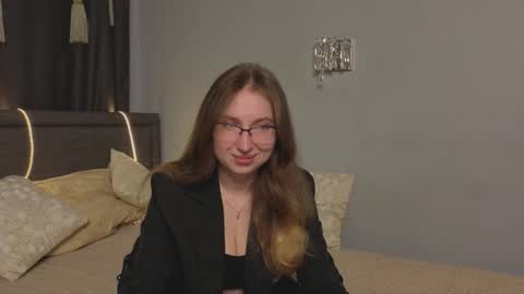 Kylie online show from September 22, 6:32 pm