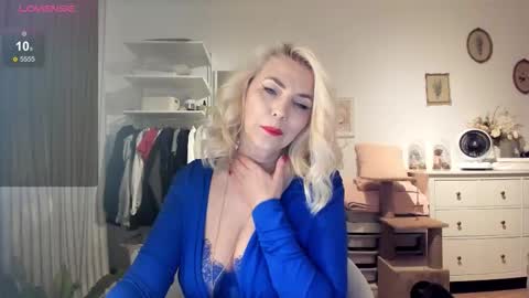 ollalla7 online show from November 4, 7:02 pm