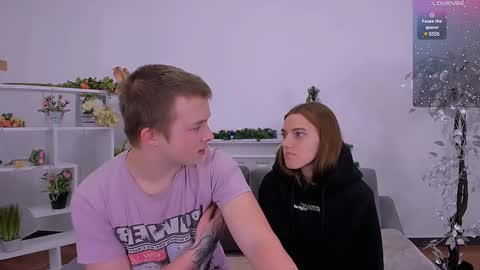 Snapshot of ollistiw chatting on December 8, 8:04 pm Olli and Stiw online show from December 8, 8:04 pm