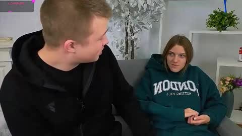 Snapshot of ollistiw chatting on October 27, 7:34 am Olli and Stiw online show from October 27, 7:34 am