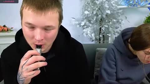 Snapshot of ollistiw chatting on November 18, 8:52 am Olli and Stiw online show from November 18, 8:52 am