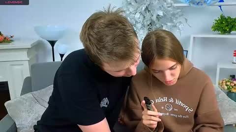 Snapshot of ollistiw chatting on December 5, 8:34 am Olli and Stiw online show from December 5, 8:34 am