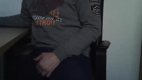 Snapshot of ollo2023 chatting on December 27, 3:37 pm Edwin online show from December 27, 3:37 pm