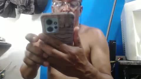 Snapshot of oly10022020 chatting on November 23, 2:28 pm OlySantos online show from November 23, 2:28 pm