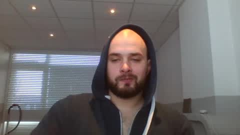 Snapshot of omgwhereim chatting on December 3, 10:39 am omgwhereim online show from December 3, 10:39 am