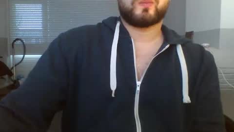 Snapshot of omgwhereim chatting on December 4, 11:30 am omgwhereim online show from December 4, 11:30 am