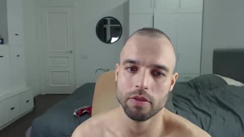 onebestlover online show from February 10, 6:24 pm