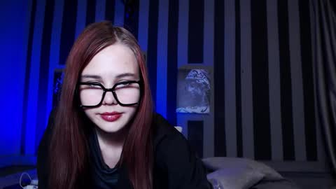 onessandra online show from October 21, 6:58 am