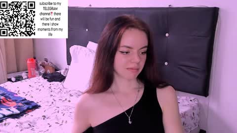 only_sarah1 online show from December 5, 10:12 pm