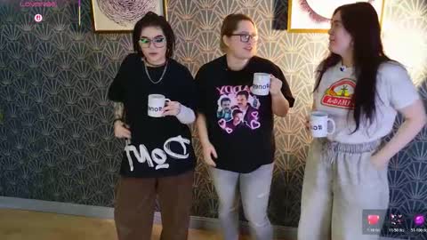 Snapshot of onlyadmi chatting on November 30, 6:01 pm online show from November 30, 6:01 pm