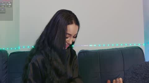 Xandra online show from December 6, 9:10 am