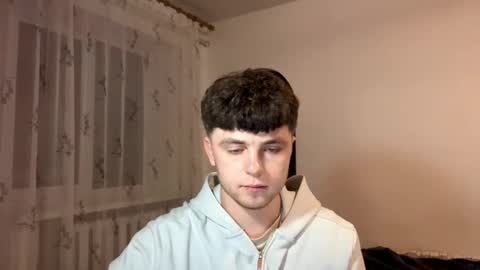 Snapshot of onyiix_ chatting on November 6, 7:48 pm Mike online show from November 6, 7:48 pm