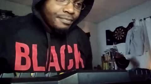 opaque772800 online show from December 1, 11:43 pm