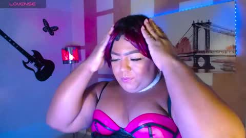 Snapshot of opraxbell chatting on November 6, 4:13 am OpraxBell online show from November 6, 4:13 am