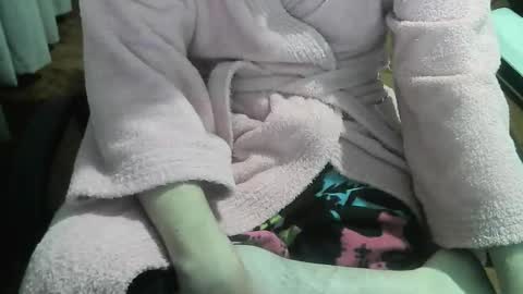 Snapshot of ore_cam chatting on September 28, 5:24 am Ore online show from September 28, 5:24 am