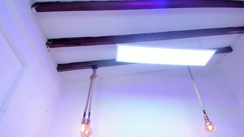 Snapshot of oriana_guzman chatting on December 17, 12:11 pm Miss Guzman online show from December 17, 12:11 pm