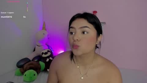 Snapshot of oriana_guzman chatting on November 15, 1:25 am Miss Guzman online show from November 15, 1:25 am