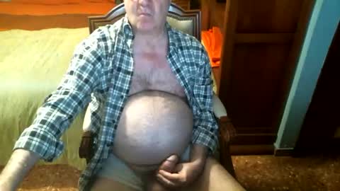 Snapshot of oscarw chatting on December 16, 4:27 pm Oscar online show from December 16, 4:27 pm