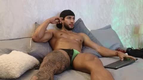 Snapshot of osher_cox chatting on November 2, 4:59 am osher_cox online show from November 2, 4:59 am