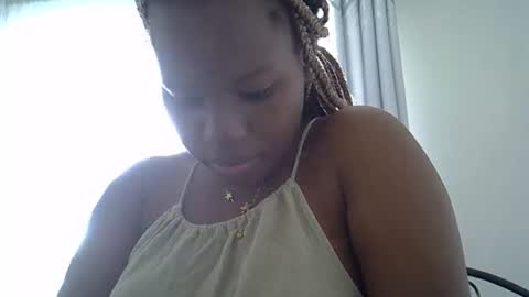 Snapshot of osoprettyebony chatting on September 21, 11:45 am osoprettyebony online show from September 21, 11:45 am