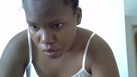 Snapshot of osoprettyebony chatting on September 30, 11:26 am osoprettyebony online show from September 30, 11:26 am