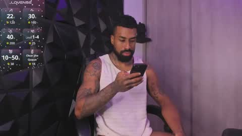 Snapshot of ostin_danielss chatting on October 26, 10:47 pm Ostin Daniels online show from October 26, 10:47 pm