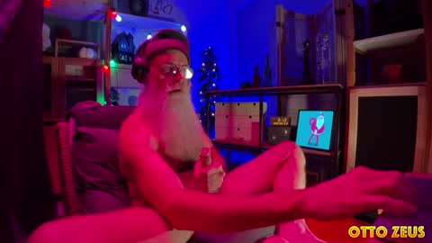 Snapshot of ottozeus chatting on December 2, 11:12 am Otto Zeus online show from December 2, 11:12 am