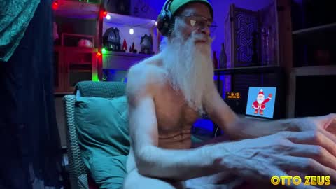 Snapshot of ottozeus chatting on December 2, 2:19 pm Otto Zeus online show from December 2, 2:19 pm