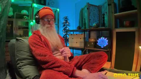Snapshot of ottozeus chatting on January 18, 7:07 am Otto Zeus online show from January 18, 7:07 am