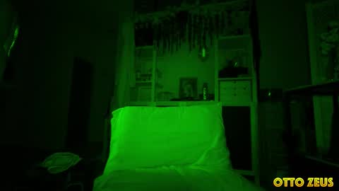 Snapshot of ottozeus chatting on October 26, 5:57 am Otto Zeus online show from October 26, 5:57 am